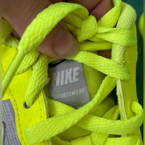 2018 Air Force 1 '07 LV8 'Overbranding' Limited Edition Highlighter yell… - Picture 8 of 14